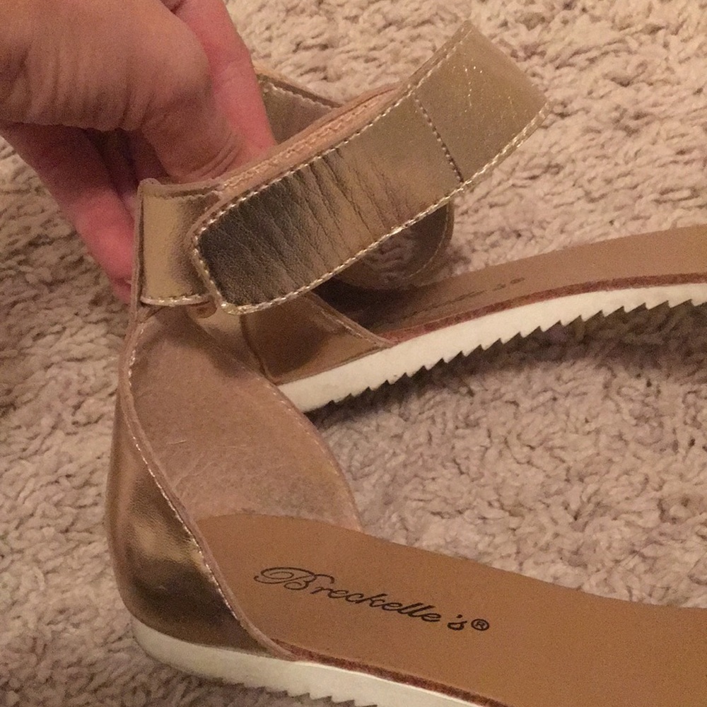 Sandals - Picture 3 of 4